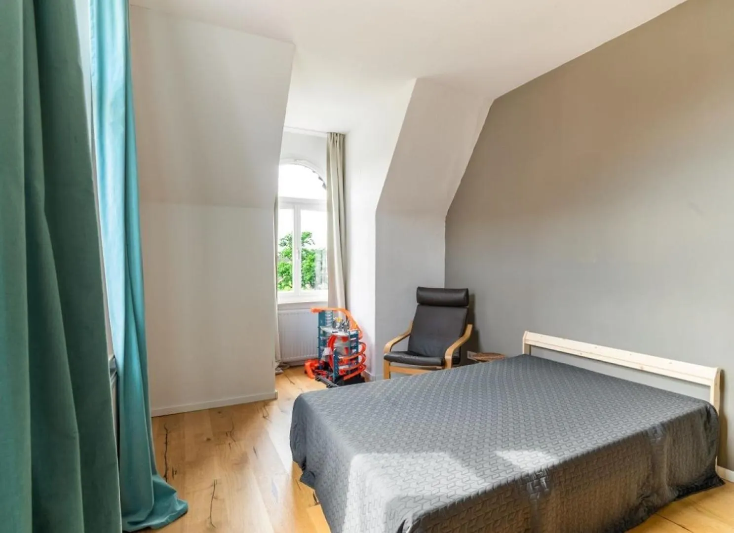 Grosse 4-Zimmer Wohnung Mit Burgblick, Kinder Wilkommen Nuremberg Apartment